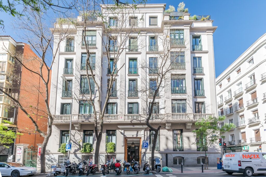 Edificio-Casa-de-Lujo-Ferraz-11-Madrid